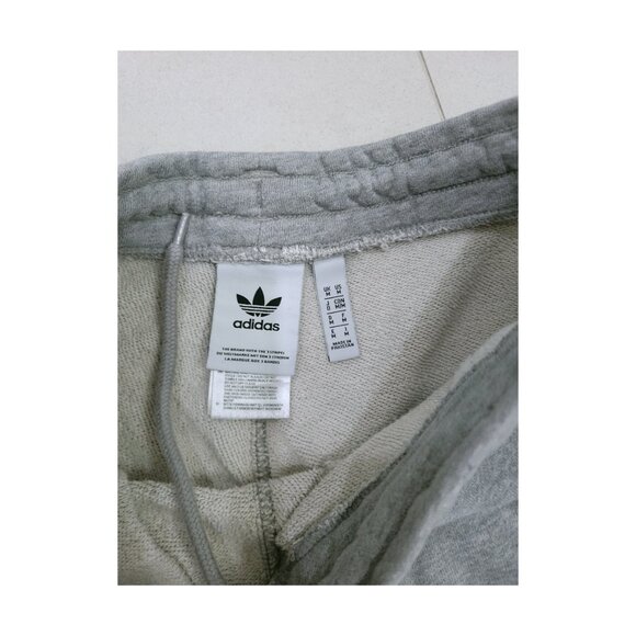 Adidas Gray Oversized Mid-length Shorts (M) - Picture 5 of 5